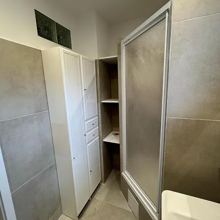 Sunlit With Garden, Next To Station, Vienna شقة *