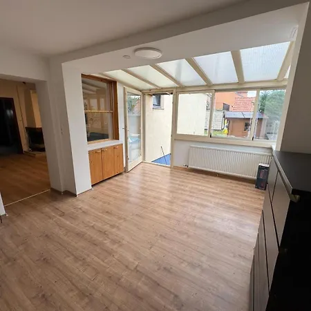 Sunlit With Garden, Next To Station, Vienna Apartment