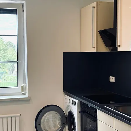 Apartman Sunlit With Garden, Next To Station, Vienna Vösendorf